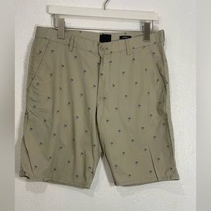 Men H&M short size 32 brown with printing not new Normal wear .